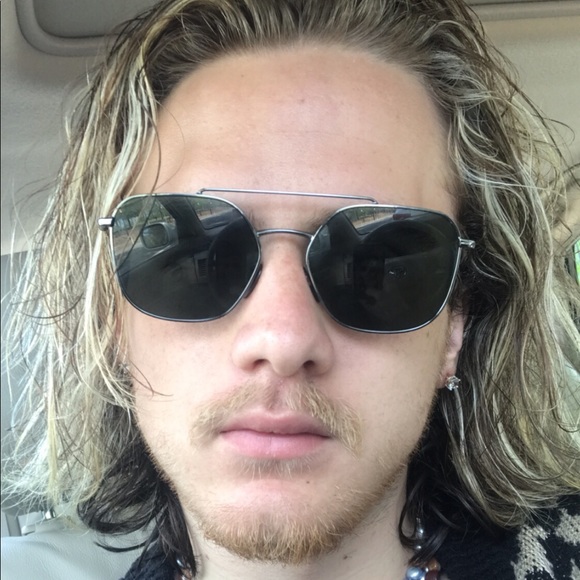 Meet your Posher, Isaac - Picture 1 of 1